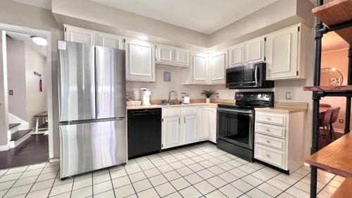 Champaign House | Touchdown Retreat 3bd2ba Near U Of I & Stadium