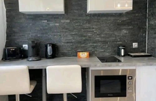 Quartier Croix-Daurade Apartment | Toulouse getaway, sauna, jacuzzi, metro, parking.
