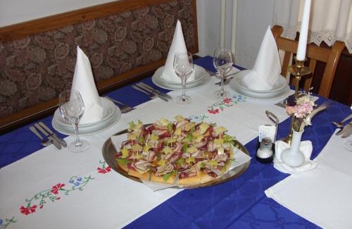 Semic House | Tourist Farm Ob izviru Krupe