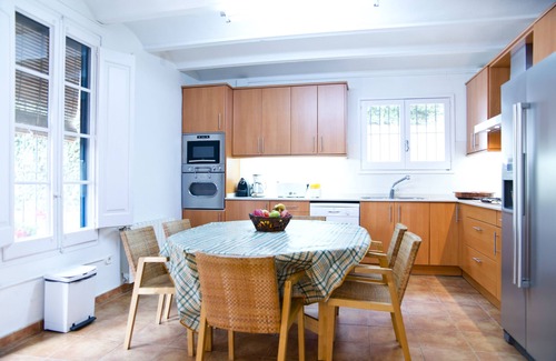 Arenys de Mar Villa | Tourist villa with a lot of personality and privacy. Pool, garden, barbecue