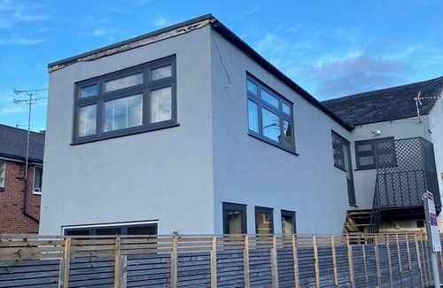 Newbury Apartment | Town Centre Modern 1 Bed Self-contained Apartment