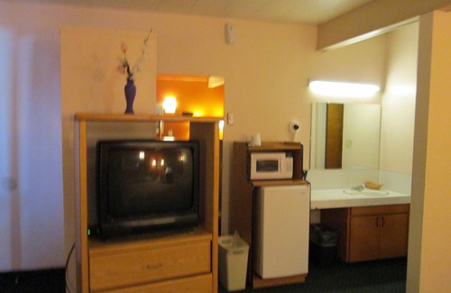 Longview Hotel | Town House Motel Inc