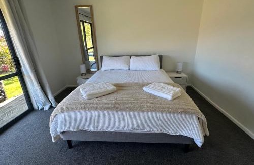 Takaka House | Town location, rural stay