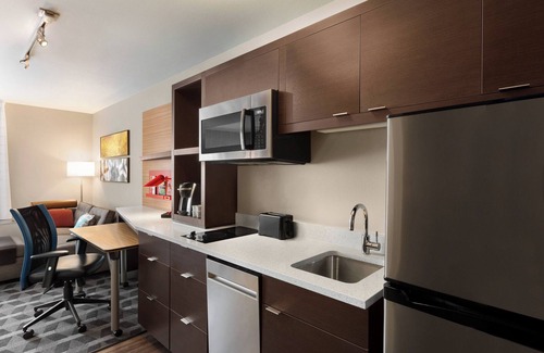 Marion Hotel | TownePlace Suites by Marriott Cedar Rapids Marion