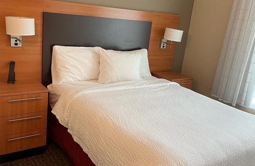 Florida Central Atlantic Coast Hotel | TownePlace Suites Orlando at FLAMINGO CROSSINGS® Town Center/Western Entrance