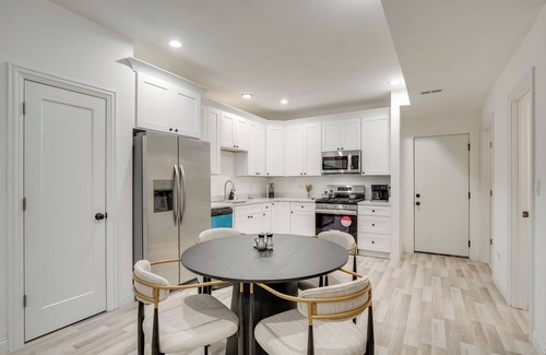 Lisle House | Townhome < 5 Mi to Naperville & Morton Arboretum