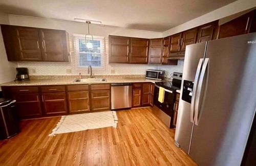 Elizabethton Condo | Townhome in Elizabethton, TN near Tweetsie Trail