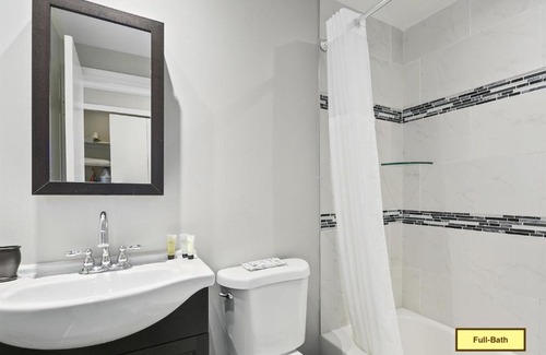Countryside House | Townhome in No VA, 40 Mins to DC, Pets OK, Fast WiFi