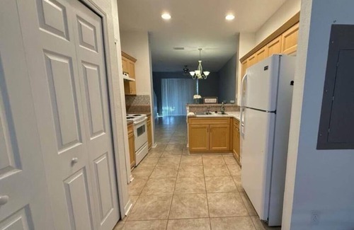 Riverview House | Townhome Retreat -WiFi Laundry access and AC with charming bedroom!