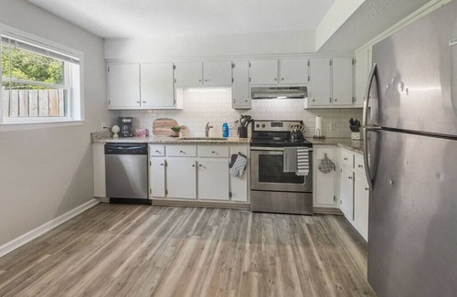 Grand Bay Apartment | Townhomes Near the Bay - #8