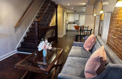 Downtown Baltimore Apartment | Townhouse in Baltimore