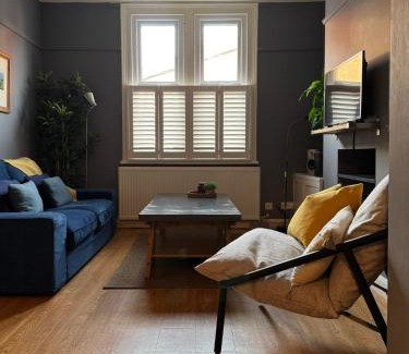 Hoole Apartment | Townhouse in trendy suburb of Hoole