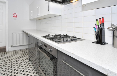 Crewe House | Townhouse @ Lord Street Crewe - Superior Single Ensuite With TV