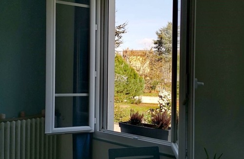 Saint-Junien House | TOWNHOUSE WITH GARDEN IN QUIET NEIGHBORHOOD