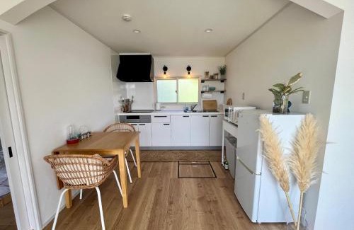 Toya House | Toya Lakeview cottage - 100m to the Lakeshore & BBQ Space