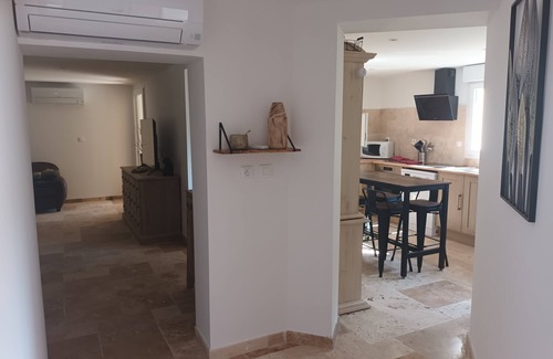 Brignoles Apartment | Très Beau Meublé Vacance, Clim Jacuzzi, Jardin,tout Confort !