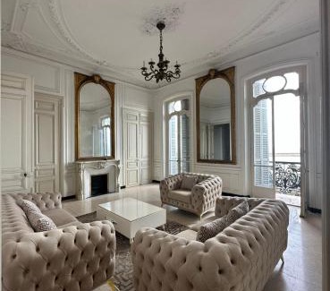 Algiers Apartment | Très grand apartement hausmanien cœur du centre ville vu mer immédiate