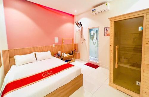 Quang Ngai Hotel | Trốn House