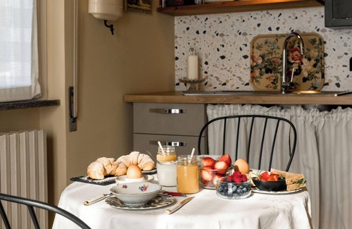 Casale Corte Cerro Bed & Breakfast | Tra i Laghi B&B