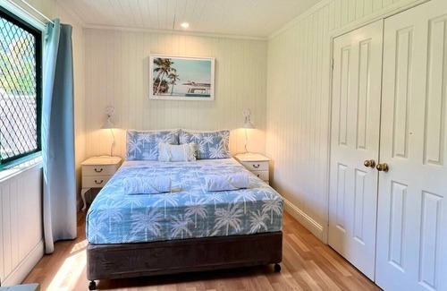 Bundaberg North House | Tradie's Paradise - 5Br 3Bath with wifi, AC, Netflix