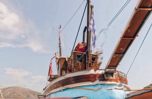 Perigiali Boat Rental | Traditional boat I Ionian spirit cruises