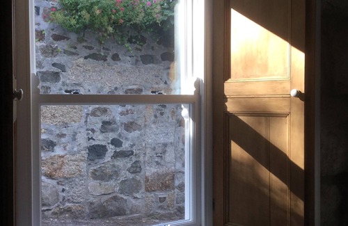 Newlyn House | Traditional Cornish Cottage with sweeping sea views