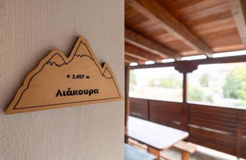 Arachova Villa | Traditional cosy chalet in Livadi