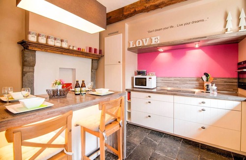 Clavier Cottage | Traditional Cottage with private terrace