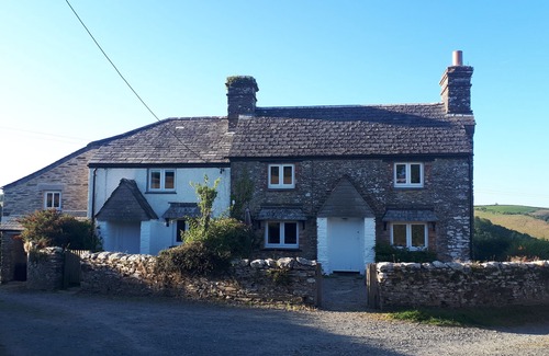 Looe Cottage | Traditional Country Cottage