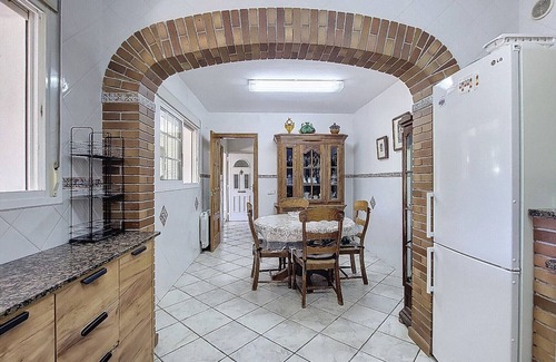 Cunit Villa | Traditional Elegance 1km to beach