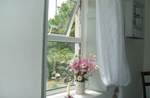 Clifden Cottage | Traditional Failte Ireland 2025 Rustic Stone Cottage With Private River Fishing.