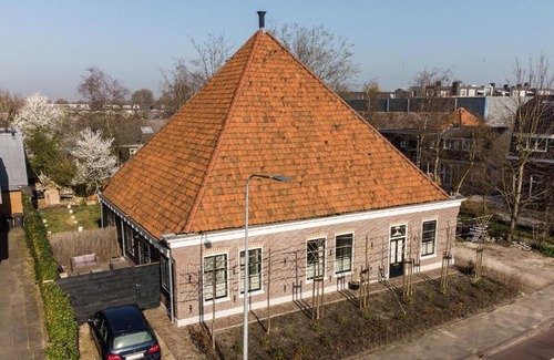 Landsmeer Bed & Breakfast | Traditional family apartment with garden at countryside Amsterdam