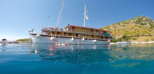 Split Boat Rental | Traditional gulet, cruises & events