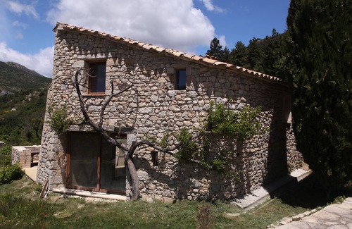 Barret-de-Lioure House | Traditional house completely renovated with view of the Ventoux and swimming pool