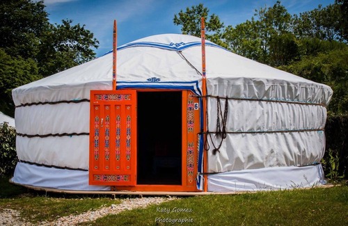 Plouenan Cabin | Traditional Mongolian yurt near Roscoff (sleeps up to 4)
