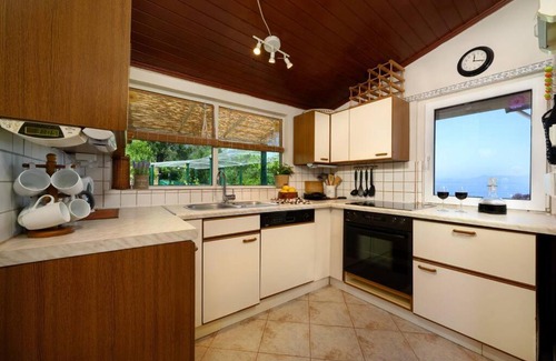 Korakades House | Traditional Seaview Home Candili