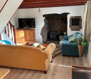 Llangwm House | Traditional Stone cottage in heart of the village