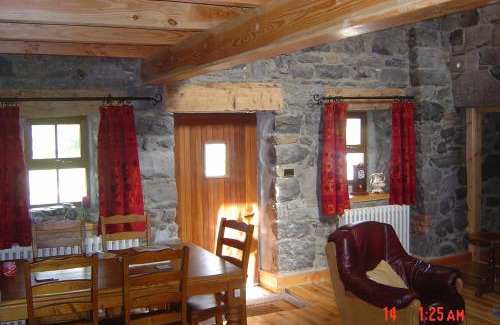 Kilchreest House | Traditional Stone Cottage 300 years+
