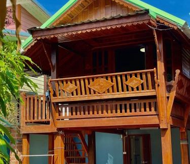 Chang Phueak House | Traditional Thai Wooden House