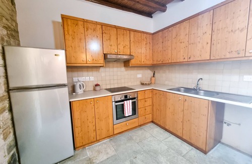 Skarinou Apartment | Traditional Village Pool Apartment