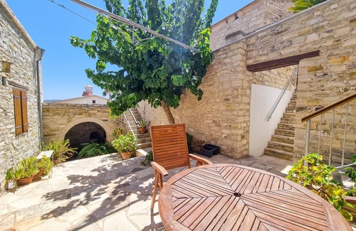 Skarinou Apartment | Traditional Village Pool Apartment