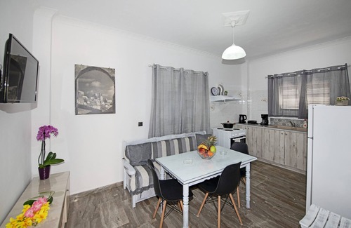 Karterados Apartment | Tradtional 2 bedroooms apartment 'Thira-Santo Emfasis'