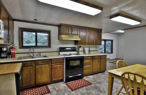 Clam Lake House | Trailhead Lodge-Downtown Clam Lake*Snowmobile trail access*