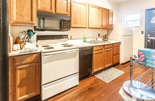 Maple Ridge Apartment | Trailside Retreat in the City