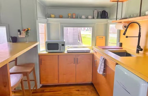 Grand Coteau House | Train Wreck Inn: Stay in the Caboose