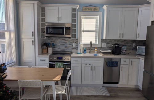 Ocean Beach III House | Tranquil 2-bedroom bungalow in OB2 Lavallette with AC, WiFi