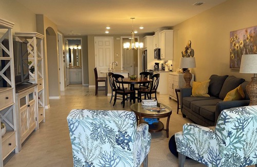 Naples Villa | Tranquil 2-bedroom villa with water view where modern luxury meets coastal charm