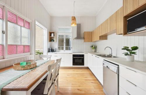 Nundah House | Tranquil 3-Bed Family Home with Spacious Backyard