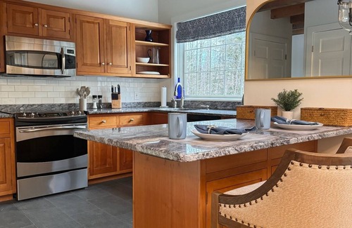 Londonderry House | Tranquil Brookside Retreat w/hot tub & fireplace - pet friendly
