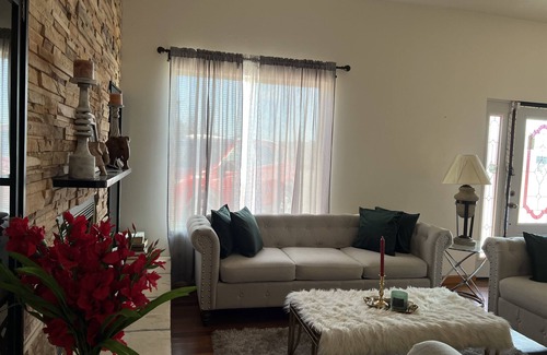 Burbank House | Tranquil Country Home King+Queen/Pet Friendly- Near Ponca State Park